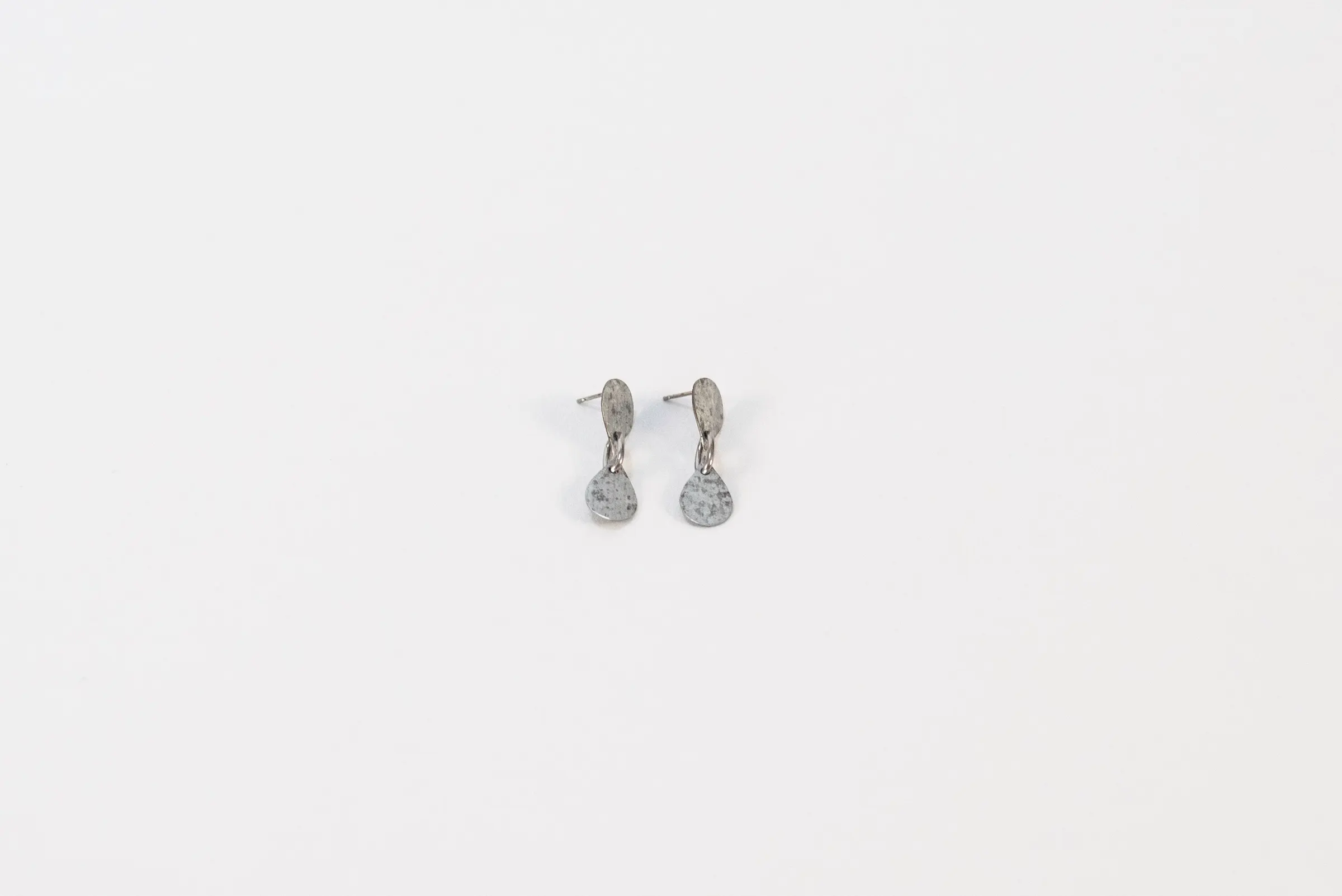 Juukan Tears Offcuts - Drop Earrings - single joining ring 1