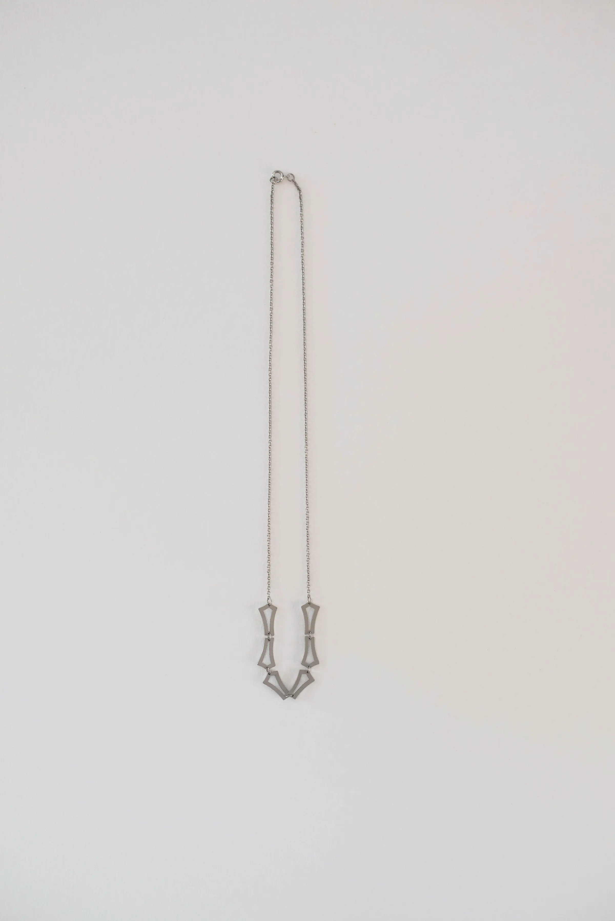 La Geometrie Point Neckpiece 03