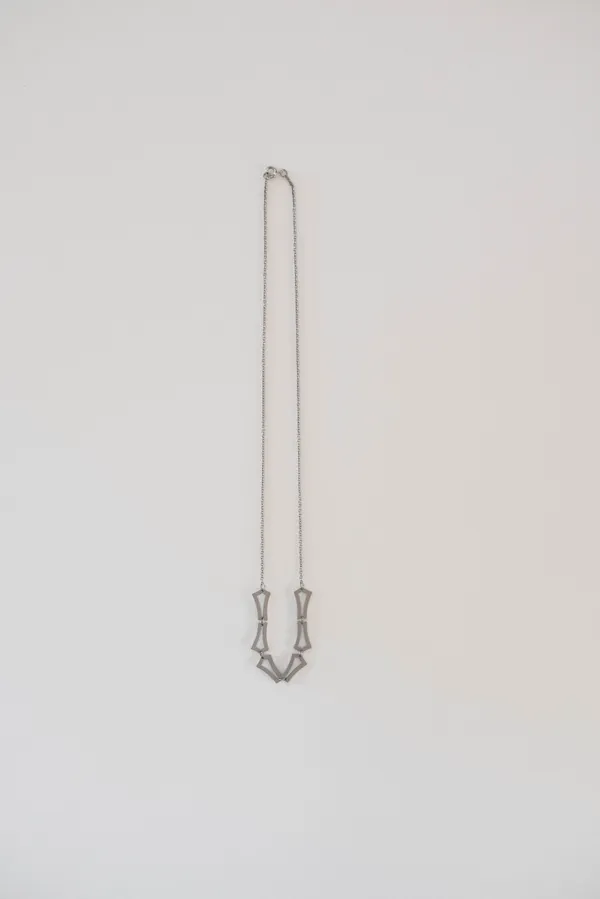 La Geometrie Point Neckpiece 03