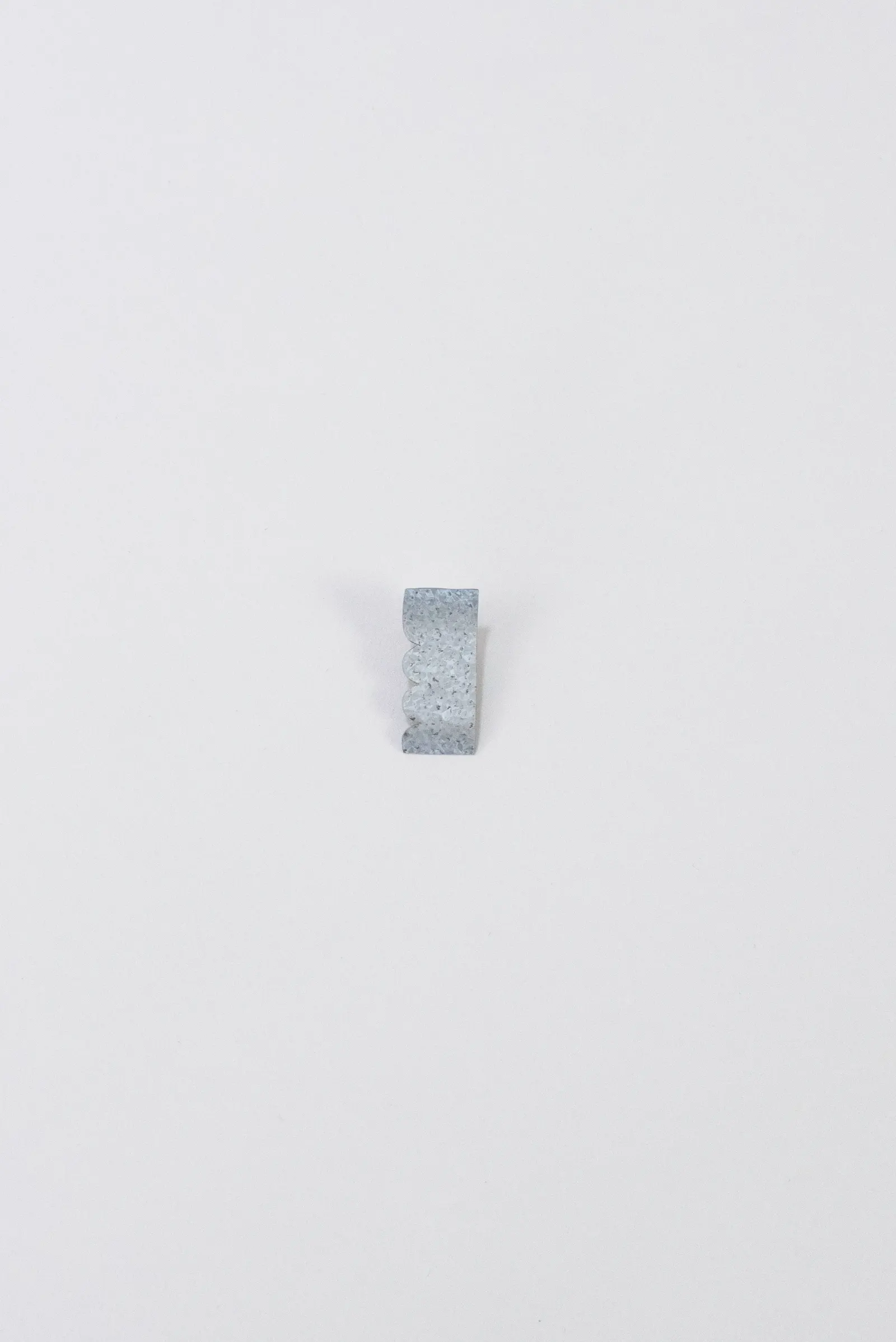 Juukan Tears Offcuts Vertical Serrated Pin — image 2 of 2