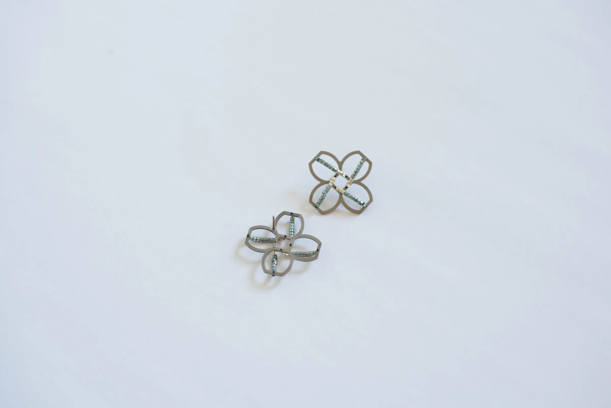 La Geometrie Seed-Bead Quadrant Earrings — image 3 of 3