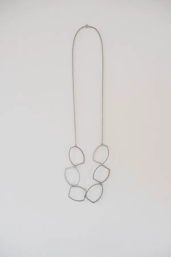 La Geometrie Plan Neckpiece 03
