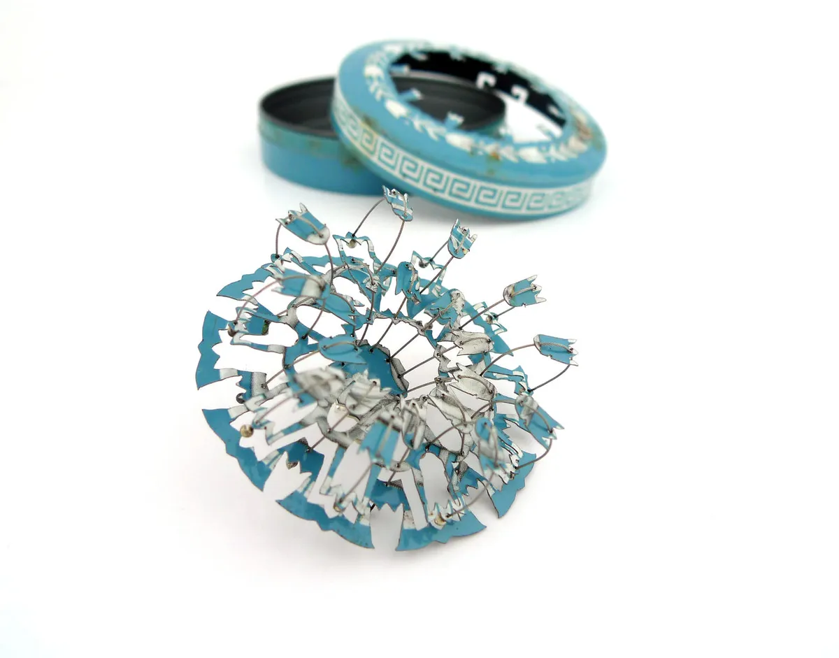 Blue Tin Set — image 1 of 4