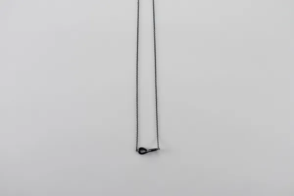 AUS Pendant 01